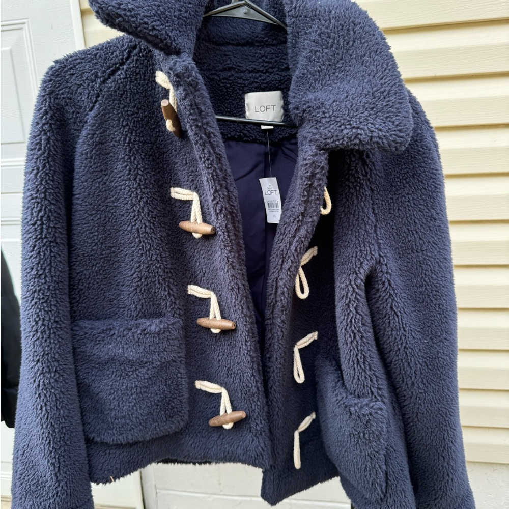 Loft Jacket - Picture 3 of 4